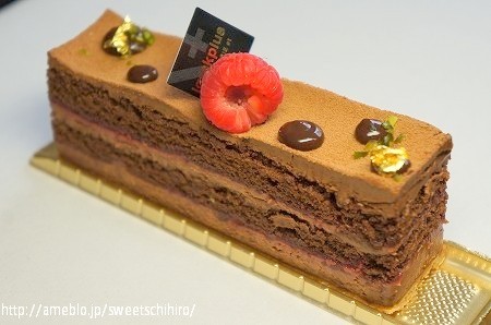 大阪スイーツレポーターちひろの辛口スイーツランキング-イグレックプリュス　チョコレートケーキ