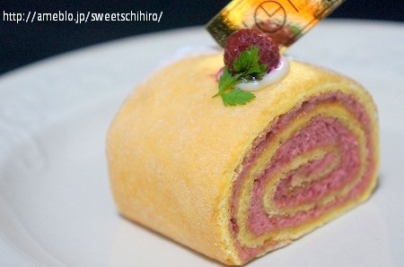 大阪スイーツレポーターちひろの辛口スイーツランキング-木いちごのロールケーキ