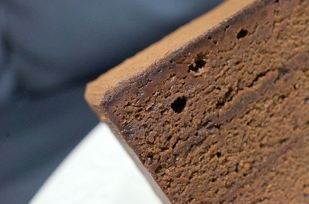 $大阪スイーツレポーターちひろの辛口スイーツランキング-ヒロコーヒー　絶品濃厚チョコレートケーキ柱