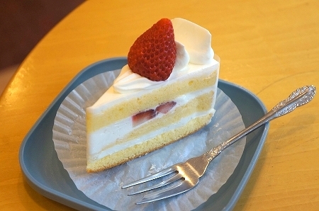 $大阪スイーツレポーターちひろのおいしいスイーツランキング-エトワール　ショートケーキ