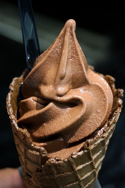 あべのハルカス　ファブリスジロット　チョコレートソフトクリーム