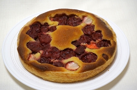エスコヤマ　春苺の朝焼きパイ