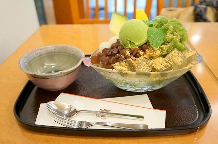 阪急三番街　帝塚山　季　かき氷　スペシャル氷みつ豆わらびのせ