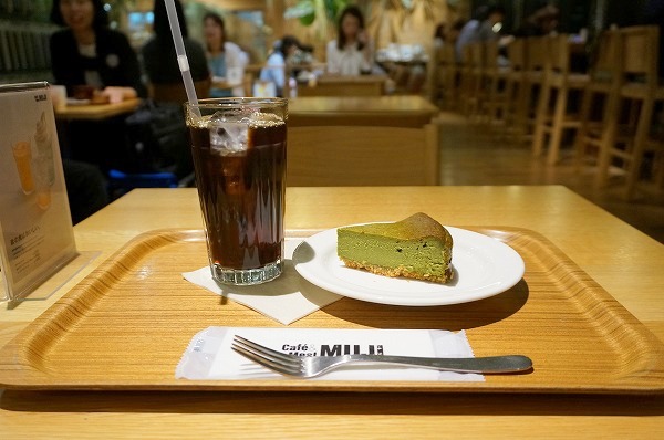 グランフロント大阪　無印良品カフェ　抹茶NYチーズケーキ