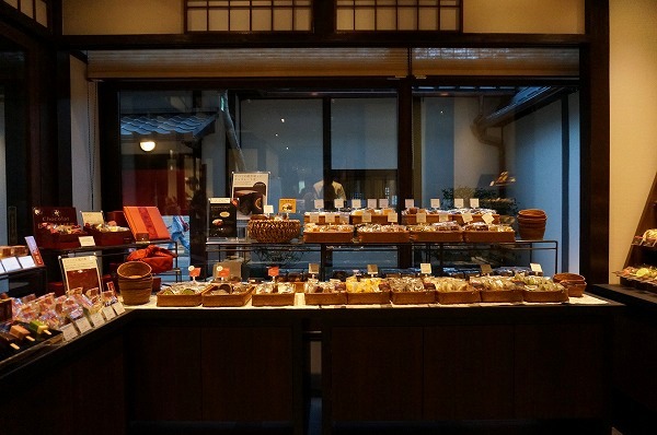 ベルアメール京都別邸　カフェ　チョコレート　イートイン