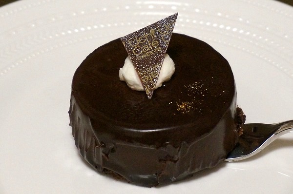 ローソン　カカオ香るチョコレートケーキ