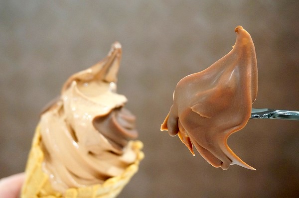 阪急うめだバレンタインチョコレート博覧会　チョコレートソフトクリーム